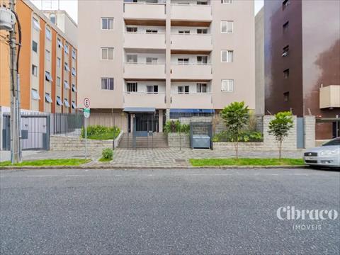 Apartamento para locacao no Centro em Curitiba com 53m² por R$ 1.900,00