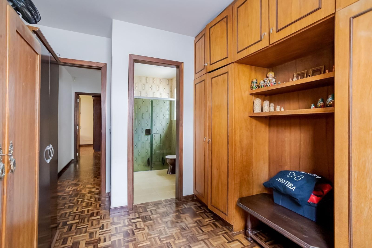 Casa Residencial para venda no Bigorrilho em Curitiba com 228,20m² por R$ 1.700.000,00