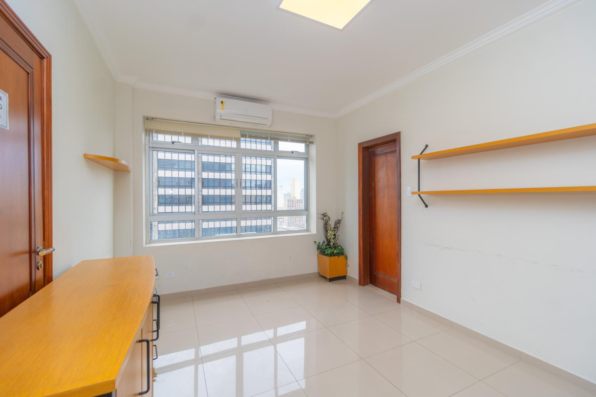 Imovel Comercial para locacao no Centro em Curitiba com 0,00m² por R$ 950,00