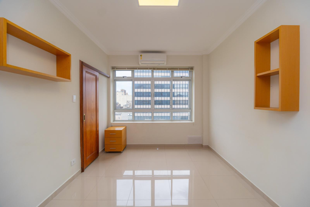 Imovel Comercial para locacao no Centro em Curitiba com 0,00m² por R$ 950,00