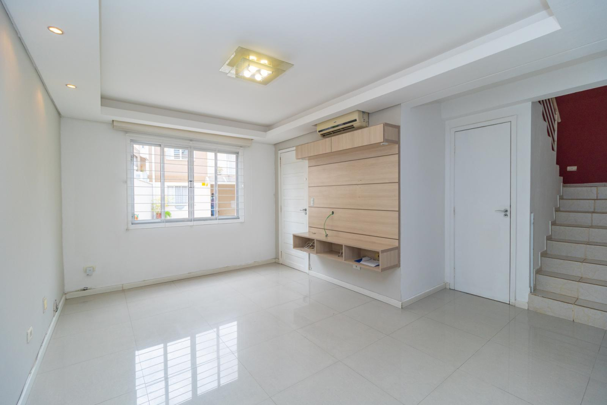 Sobrado para locacao no Campo Comprido em Curitiba com 160,00m² por R$ 4.000,00