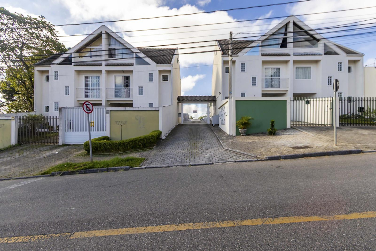 Sobrado para venda no Uberaba em Curitiba com 175,85m² por R$ 930.000,00
