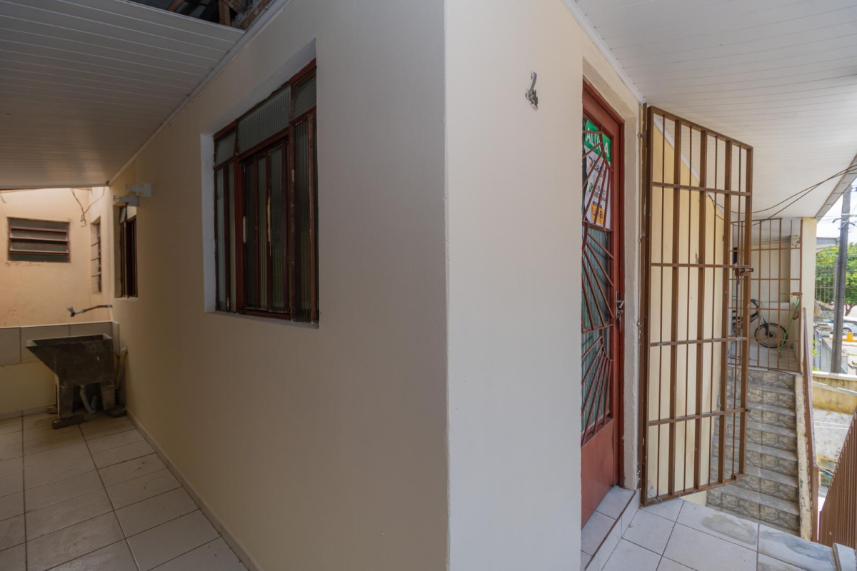 Apartamento para locacao no Novo Mundo em Curitiba com 52,00m² por R$ 850,00