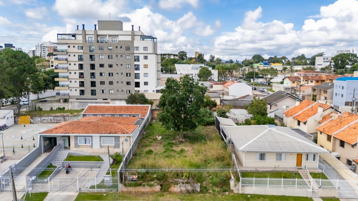 Terreno para venda no Centro em Pinhais com 558,72m² por R$ 800.000,00