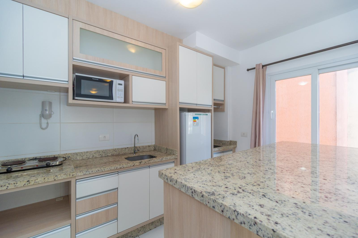 Apartamento para locacao no Cristo Rei em Curitiba com 50,00m² por R$ 1.650,00