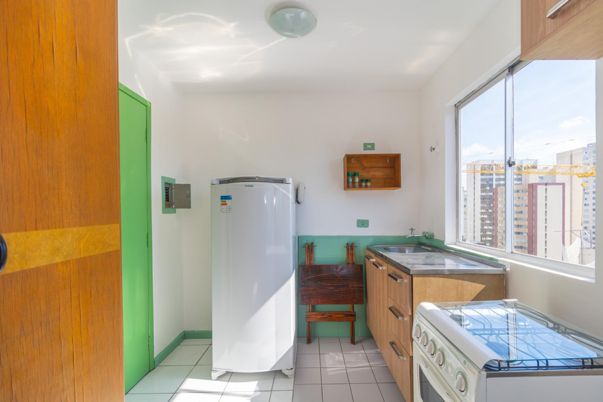 Apartamento para locacao no Centro em Curitiba com 30,84m² por R$ 1.600,00