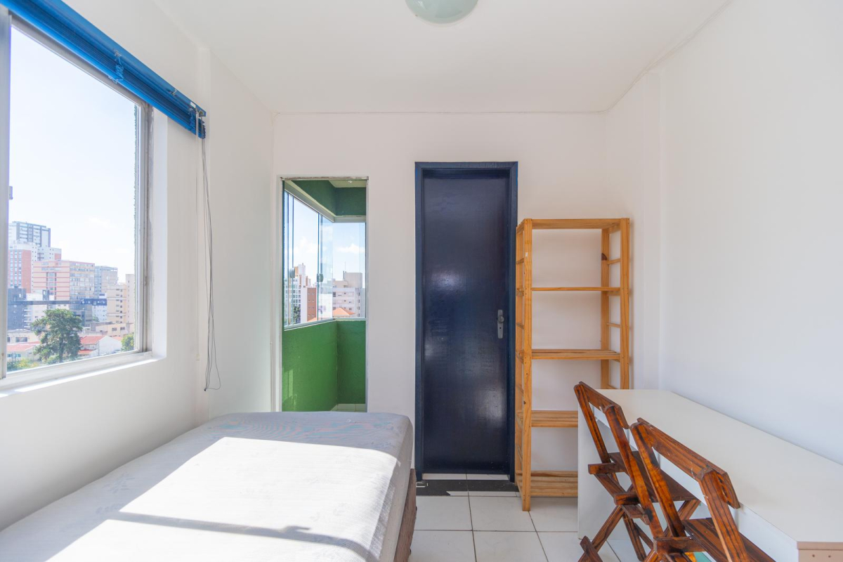 Apartamento para locacao no Centro em Curitiba com 30,84m² por R$ 1.600,00