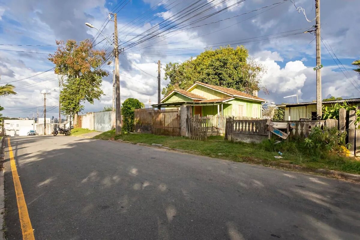 Terreno / Lote para venda no Orleans em Curitiba com 147m² por R$ 1.550.000,00