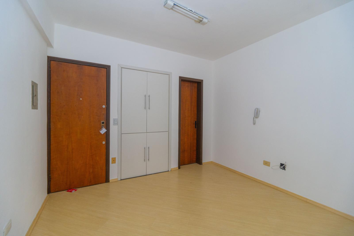 Imovel Comercial para locacao no Agua Verde em Curitiba com 48,68m² por R$ 1.300,00