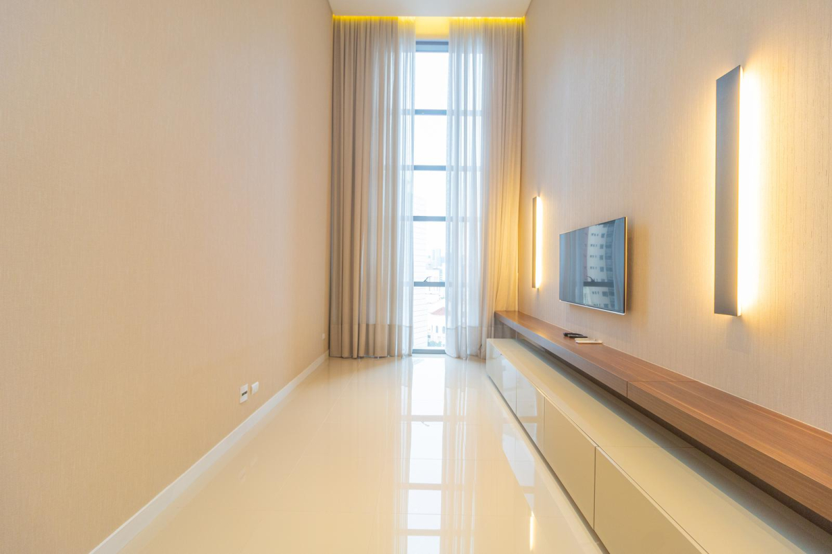 Apartamento para locacao no Centro em Curitiba com 120,00m² por R$ 8.000,00