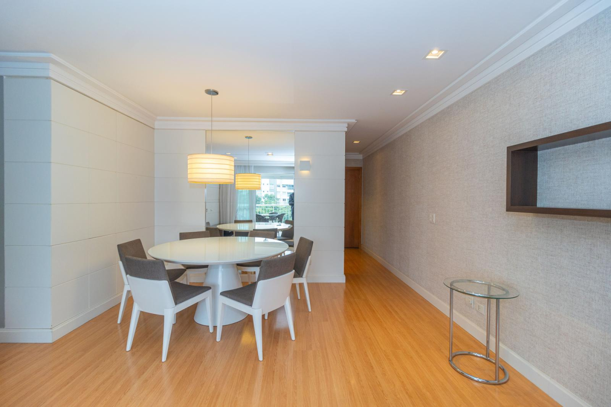 Apartamento para locacao no Mossunguê em Curitiba com 134,00m² por R$ 5.100,00
