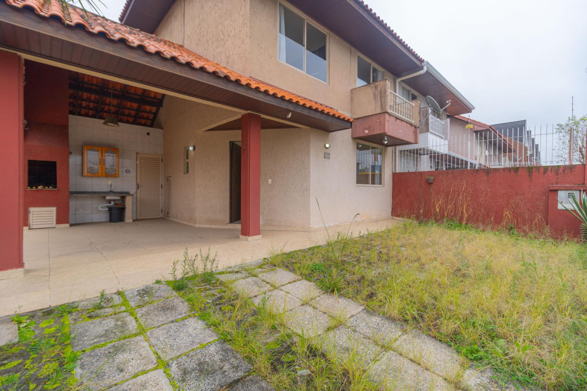 Sobrado para locacao no Campina do Siqueira em Curitiba com 210,25m² por R$ 4.000,00