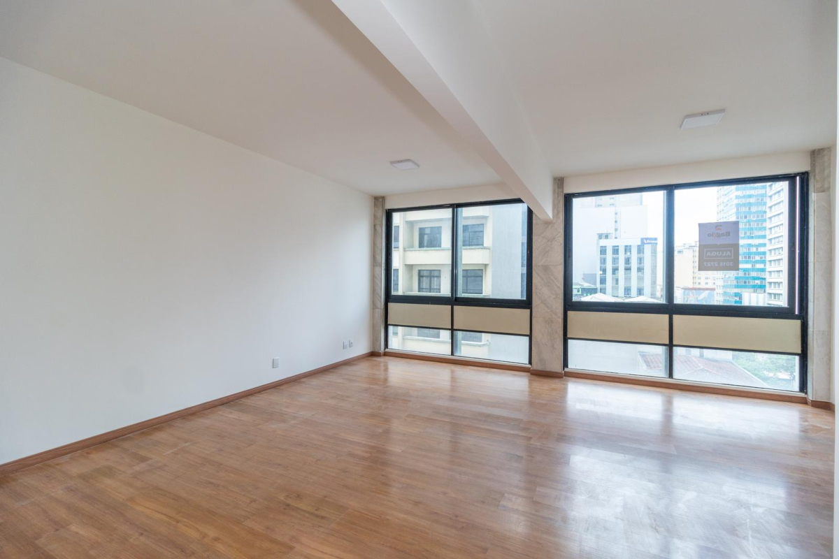 Imovel Comercial para locacao no Centro em Curitiba com 51,80m² por R$ 1.400,00