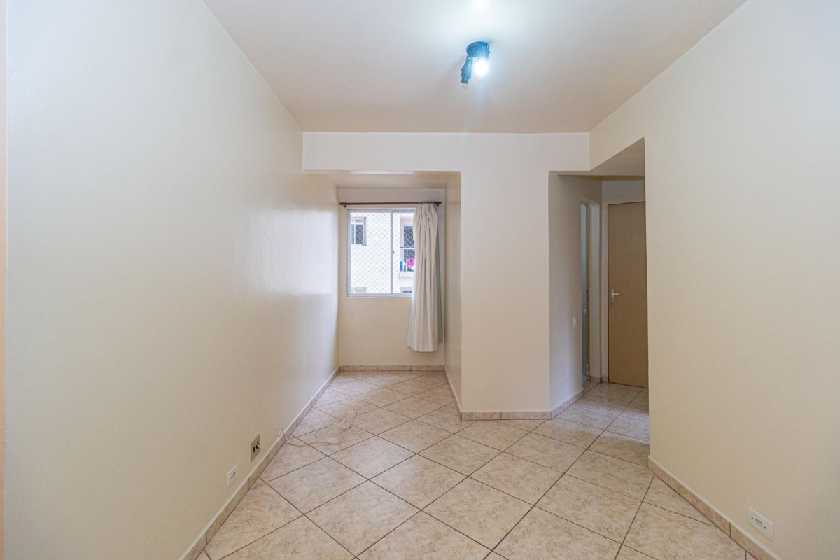 Apartamento para locacao no Bigorrilho em Curitiba com 63m² por R$ 1.600,00