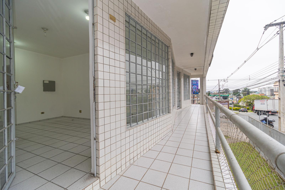 Imóveis Comerciais para locacao no Cristo Rei em Curitiba com 30m² por R$ 900,00