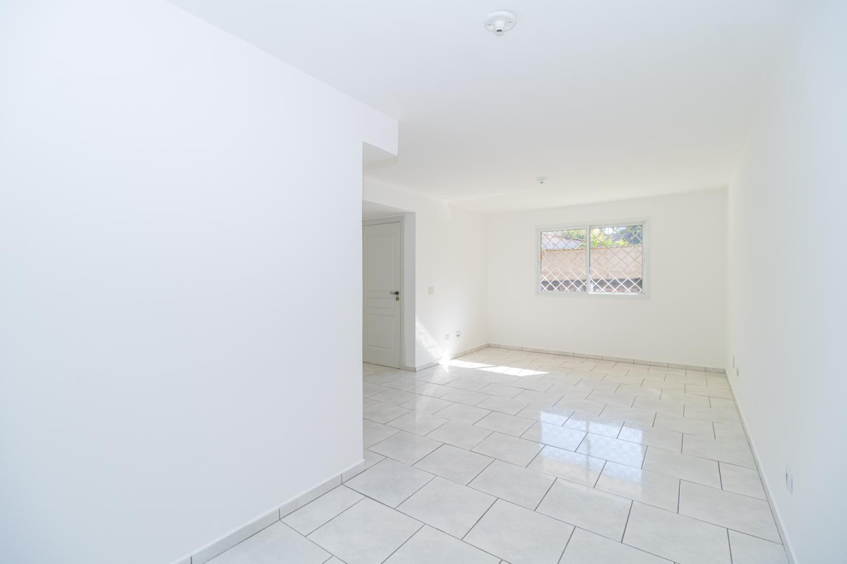 Casa Residencial para locacao no Santo Inácio em Curitiba com 105,21m² por R$ 3.000,00