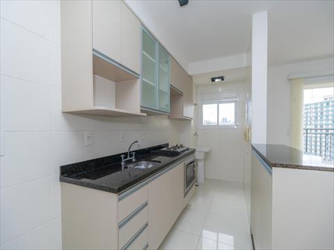 Apartamento para locacao no Centro em Curitiba com 94,00m² por R$ 3.200,00