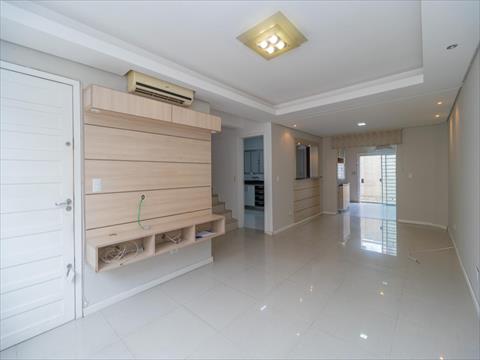 Sobrado para locacao no Campo Comprido em Curitiba com 160,00m² por R$ 4.000,00