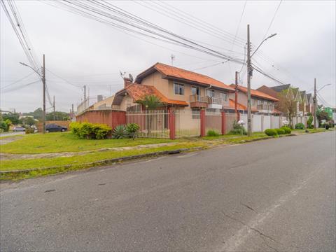 Sobrado para locacao no Campina do Siqueira em Curitiba com 210,25m² por R$ 4.000,00