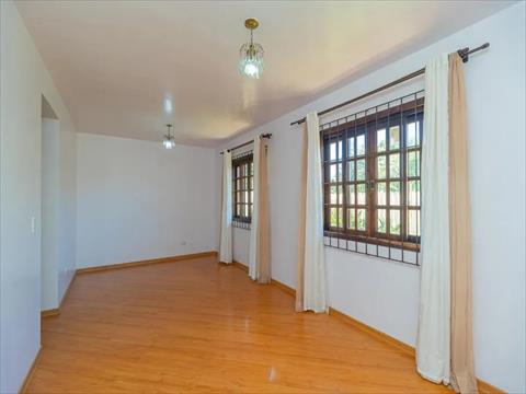 Sobrado para locacao no Mossunguê em Curitiba com 230m² por R$ 4.300,00