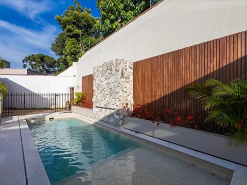 Casa Residencial para venda no Ahú em Curitiba com 344m² por R$ 2.498.000,00