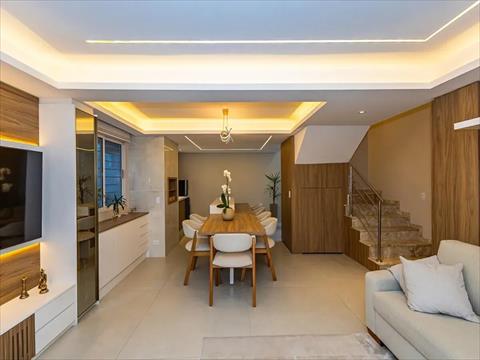 Sobrado para venda no Xaxim em Curitiba com 200m² por R$ 1.950.000,00