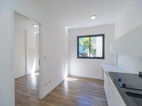 Apartamento para locacao no Mercês em Curitiba com 25m² por R$ 1.600,00