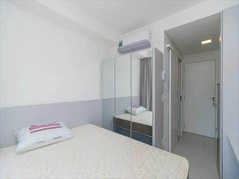 Apartamento para locacao no Centro em Curitiba com 19m² por R$ 2.000,00