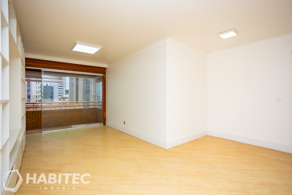 Apartamento para locacao no Centro em Curitiba com 185,93m² por R$ 3.200,00
