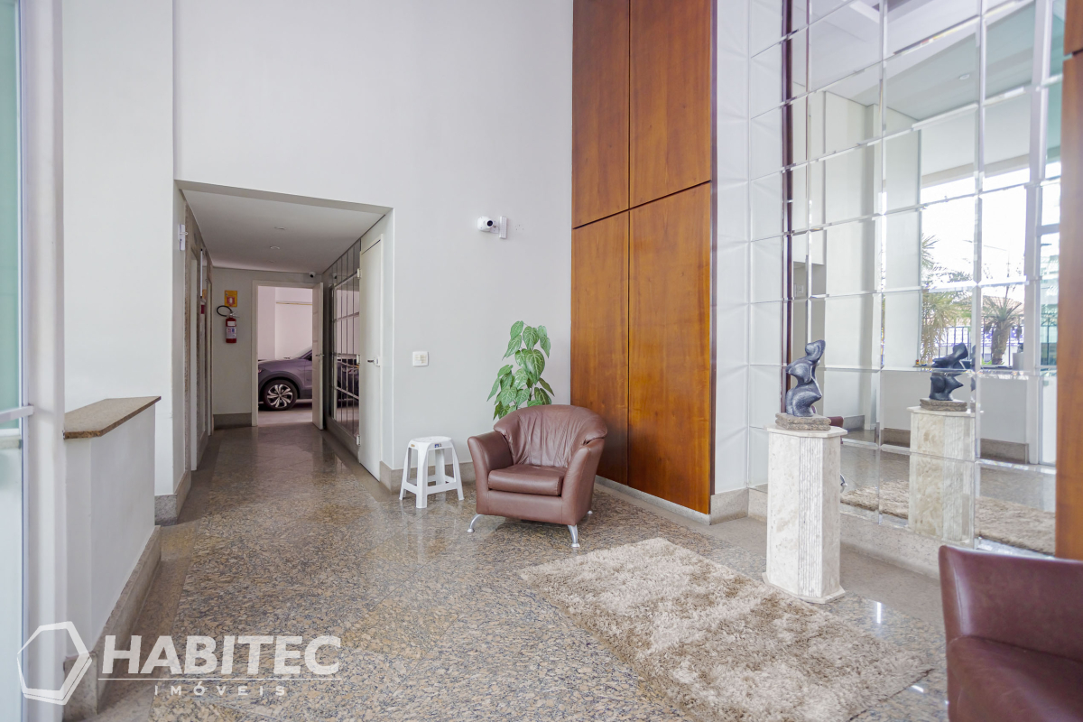 Apartamento para locacao no Centro em Curitiba com 170,98m² por R$ 3.950,00