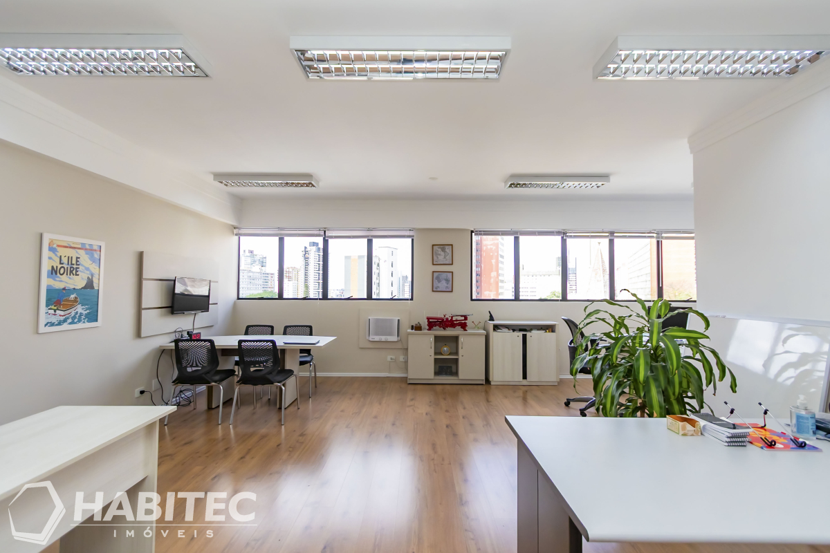 Imovel Comercial para locacao no Centro em Curitiba com 123,75m² por R$ 2.200,00