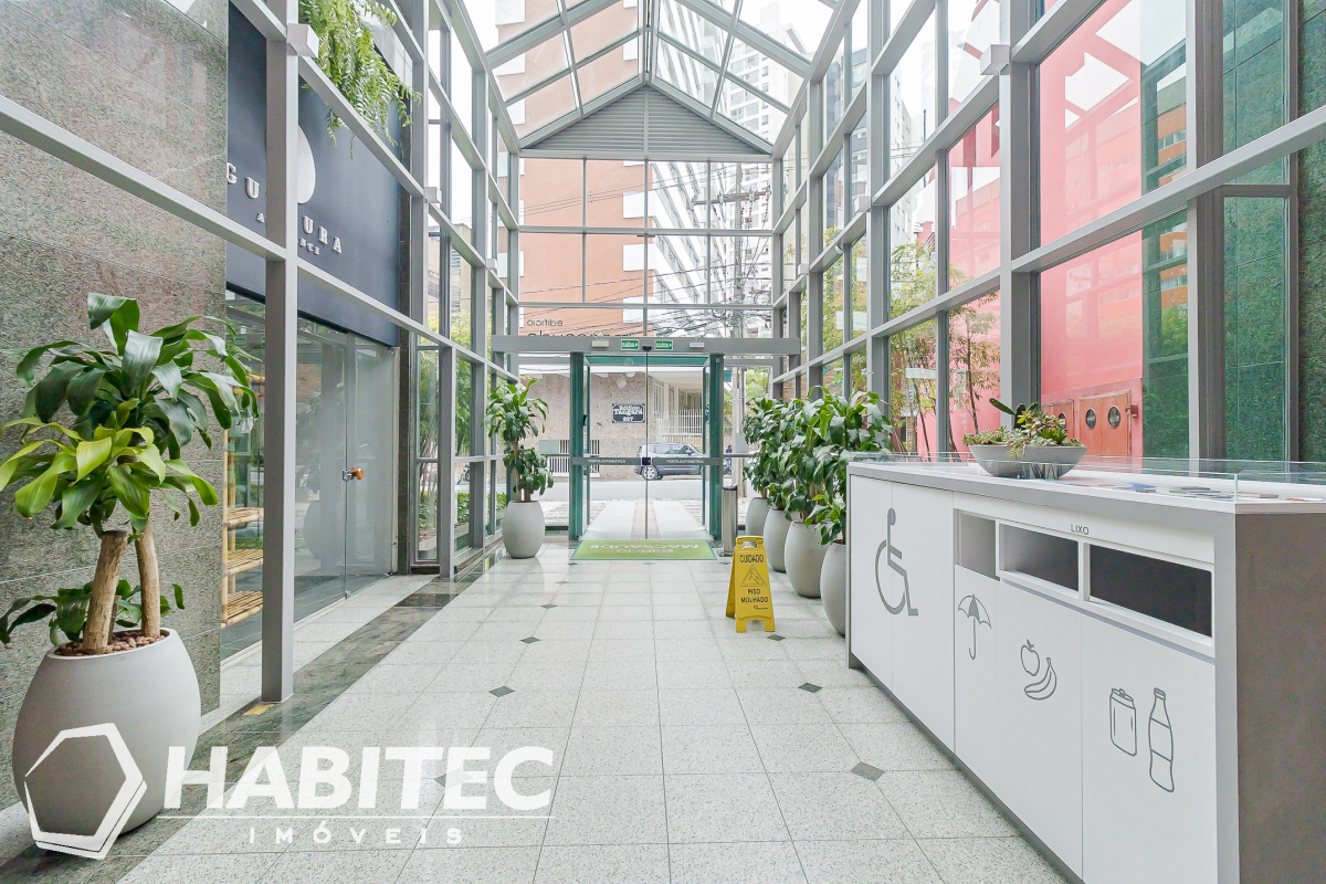 Imovel Comercial para locacao no Centro em Curitiba com 56,98m² por R$ 1.300,00