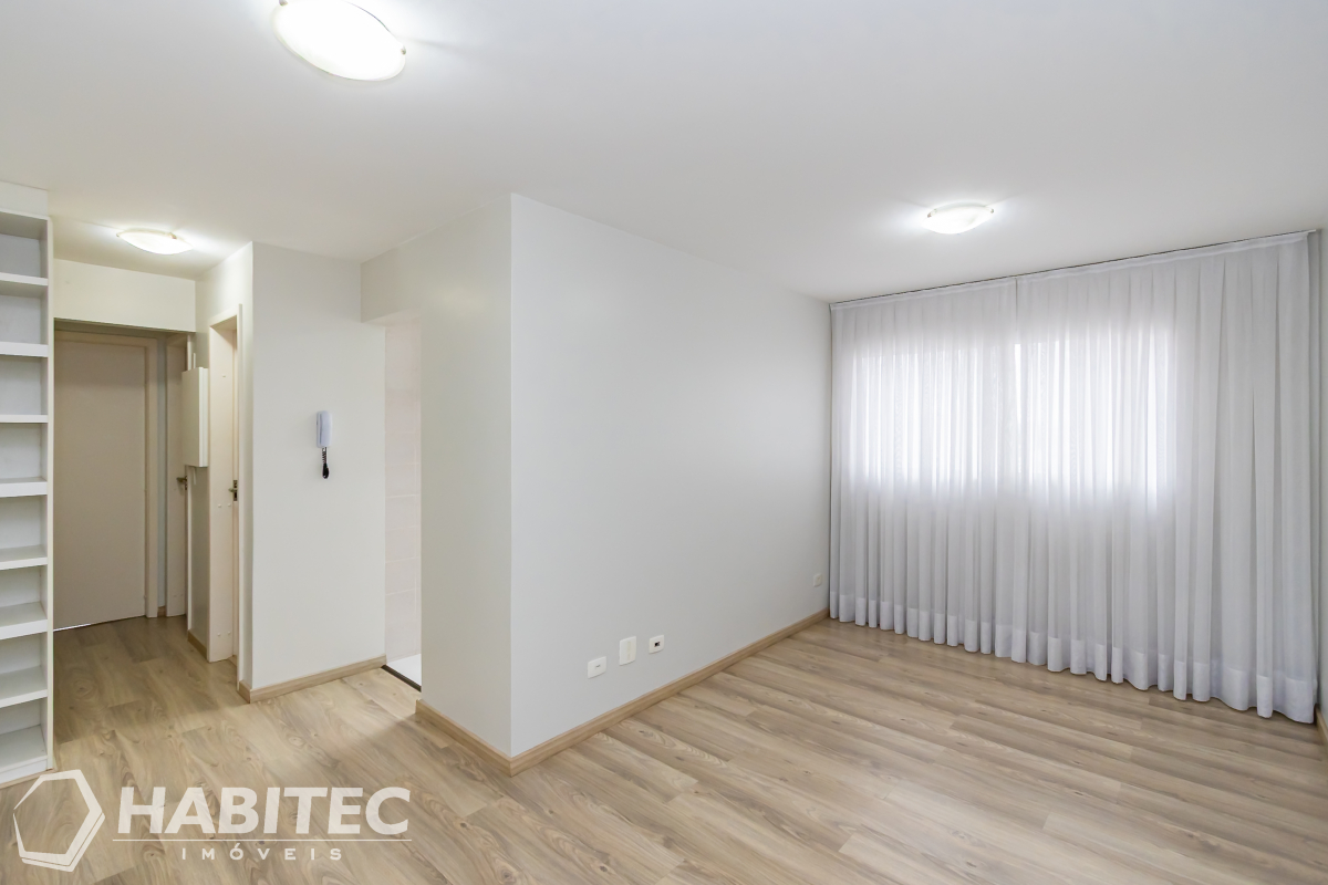 Apartamento para locacao no Mercês em Curitiba com 80,56m² por R$ 2.800,00