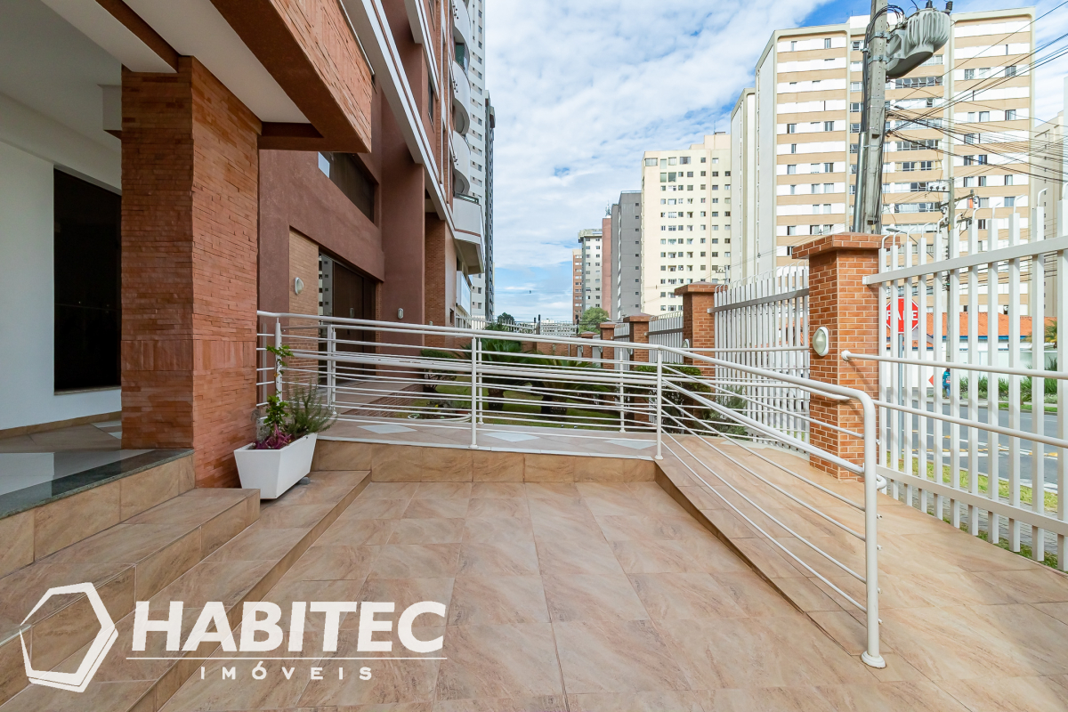Apartamento para locacao no Cristo Rei em Curitiba com 136,39m² por R$ 3.000,00