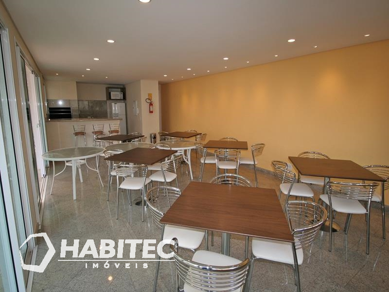 Apartamento para locacao no Centro em Curitiba com 157,86m² por R$ 5.200,00