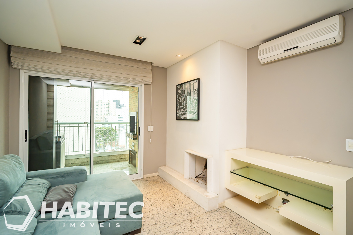 Apartamento para locacao no Centro em Curitiba com 157,86m² por R$ 5.200,00