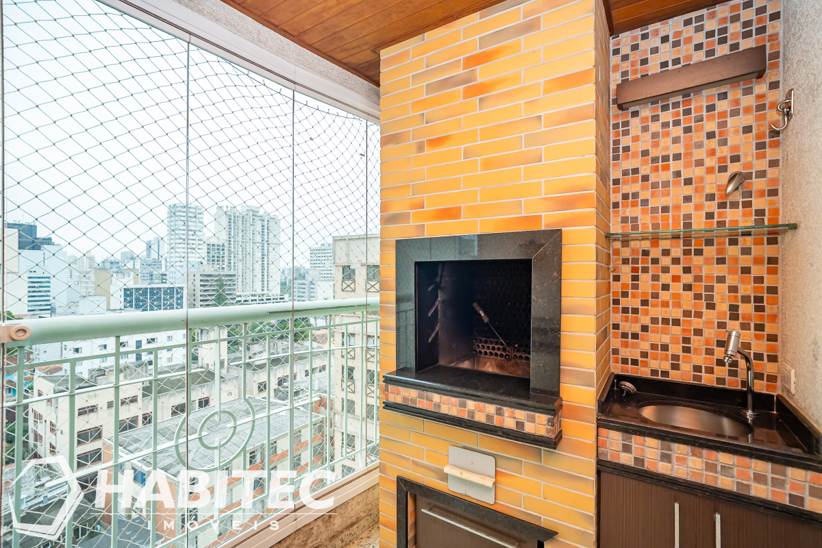 Apartamento para locacao no Centro em Curitiba com 157,86m² por R$ 5.200,00