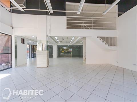 Loja para locacao no Centro em Curitiba com 353,00m² por R$ 5.500,00