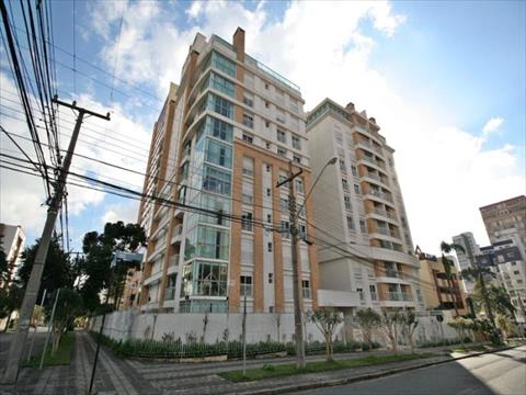 Apartamento para locacao no Centro em Curitiba com 157,86m² por R$ 5.200,00
