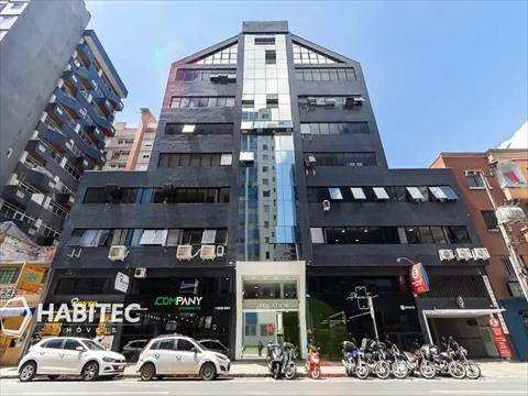 Apartamento para locacao no Centro em Curitiba com 37m² por R$ 1.390,00